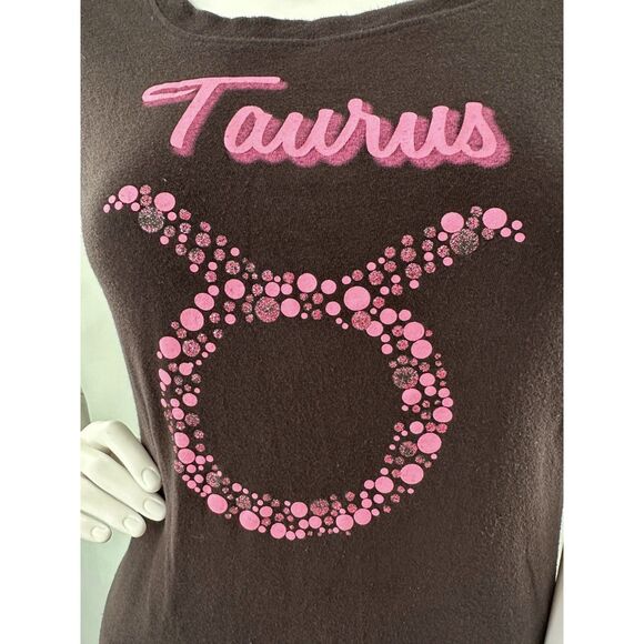 Y2k Rocker Girl Black and Pink Taurus Zodiac Sign Horoscope T Shirt Juniors XL - Picture 5 of 6